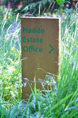 Haddo Park Wooden Post Directional Sign